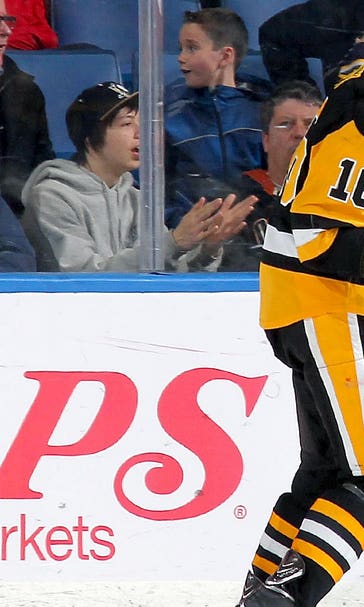 Penguins clinch playoff berth with win over Sabres as Sutter scores 2